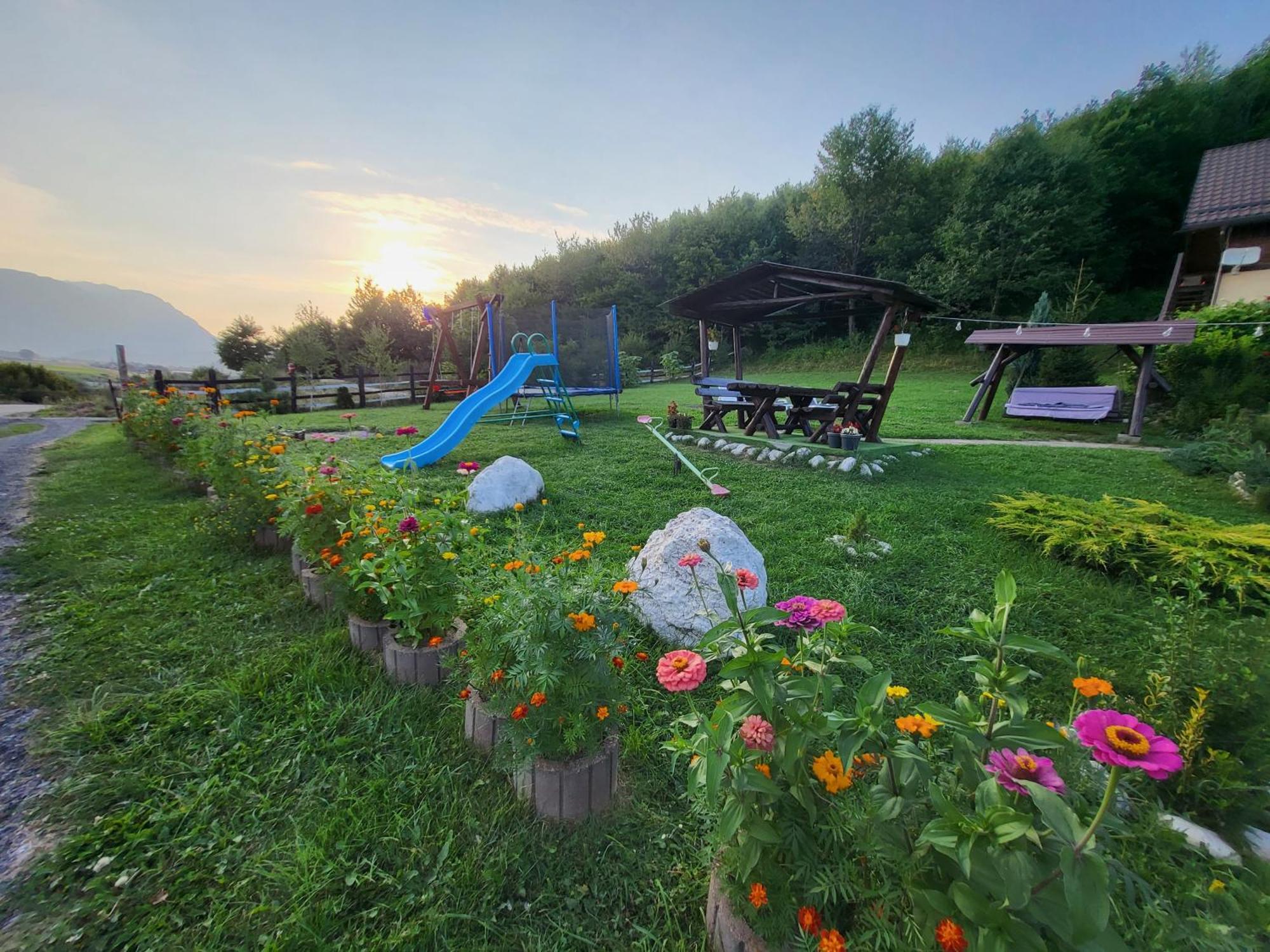 Dumbrava Ursului Hotel Zărneşti Exterior foto